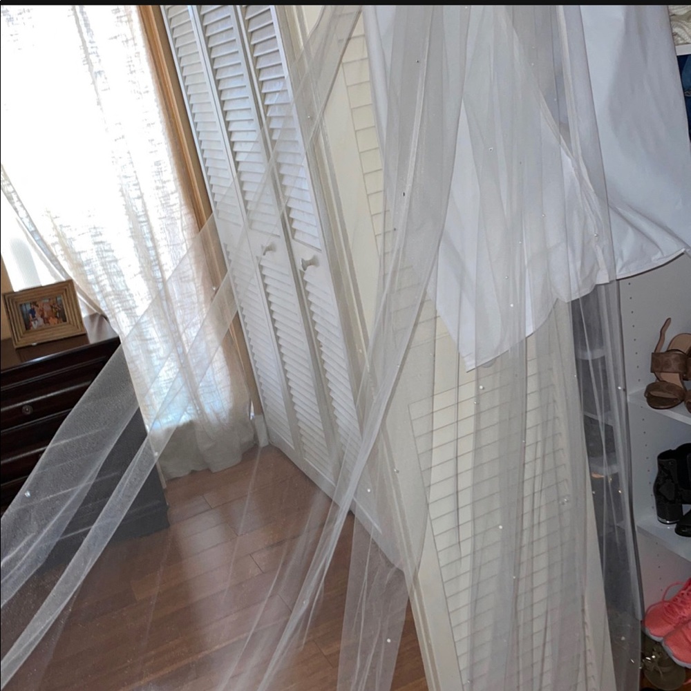 Wedding Veil From Chic Parisien View 2